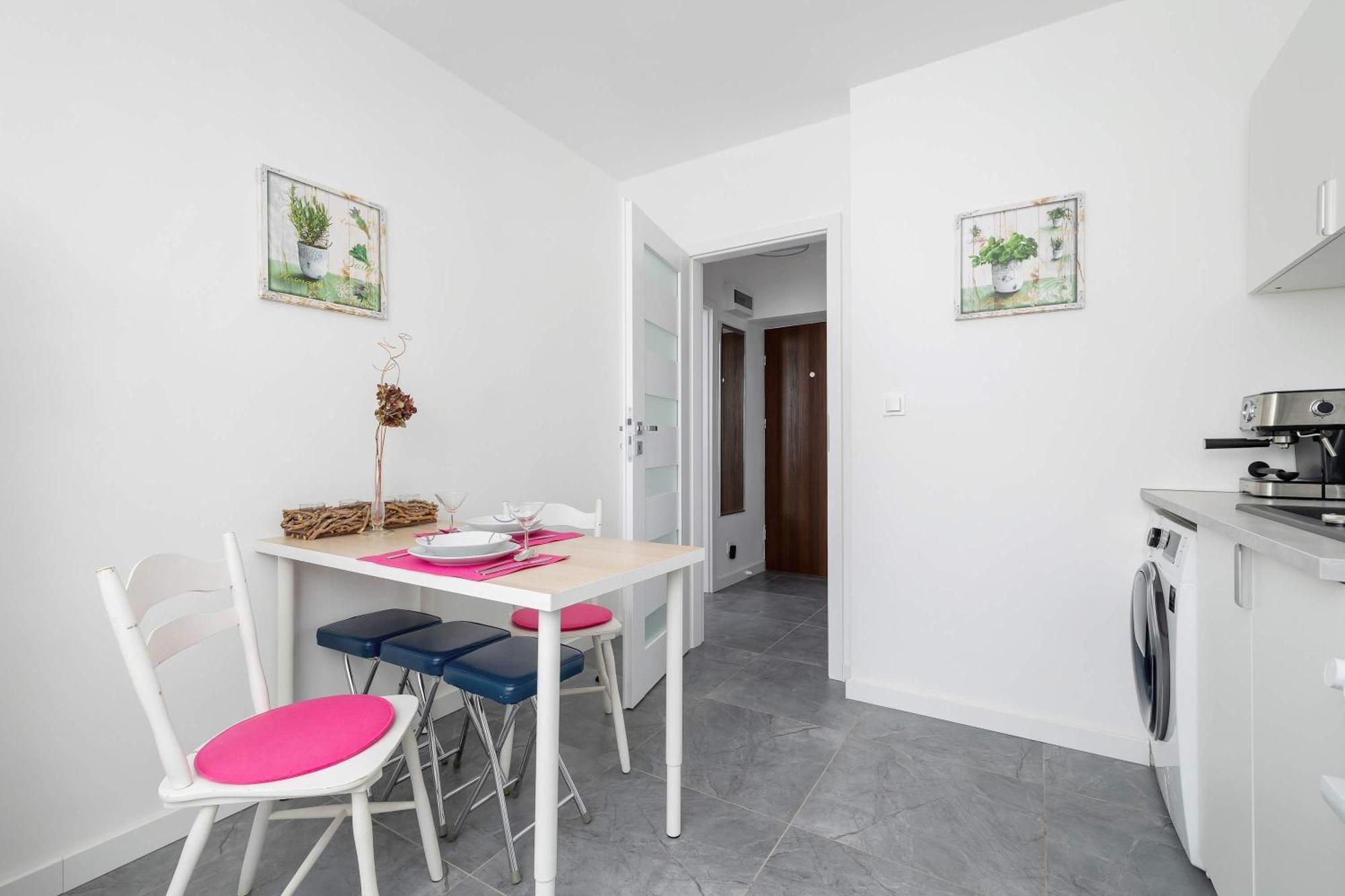 Colorful Studio Near The Spodek Arena In Katowice By Noclegi Renters Екстериор снимка