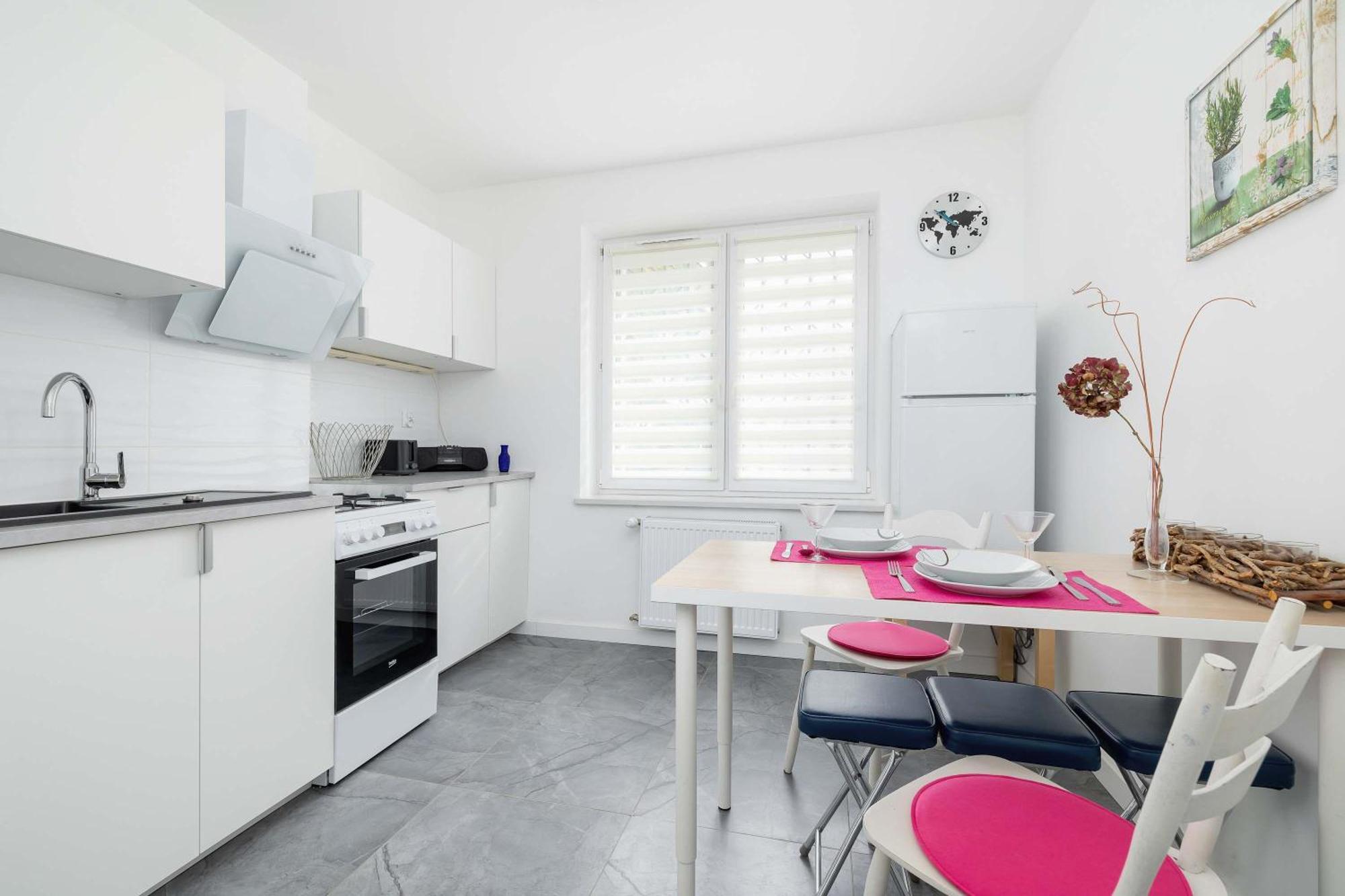 Colorful Studio Near The Spodek Arena In Katowice By Noclegi Renters Екстериор снимка